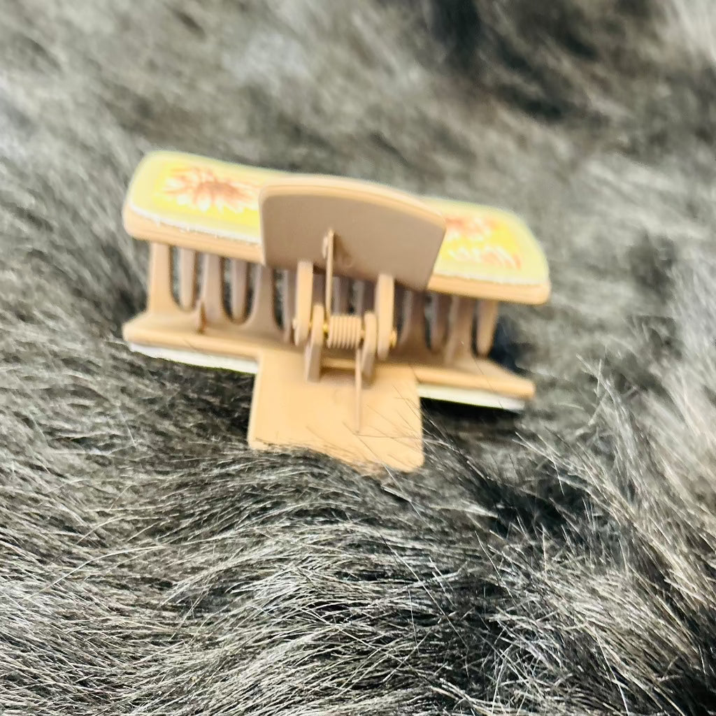 Highland Cow Hair Claw