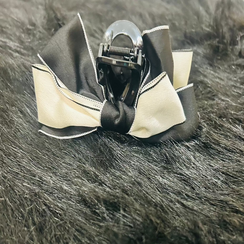 Bowtie hair claw 