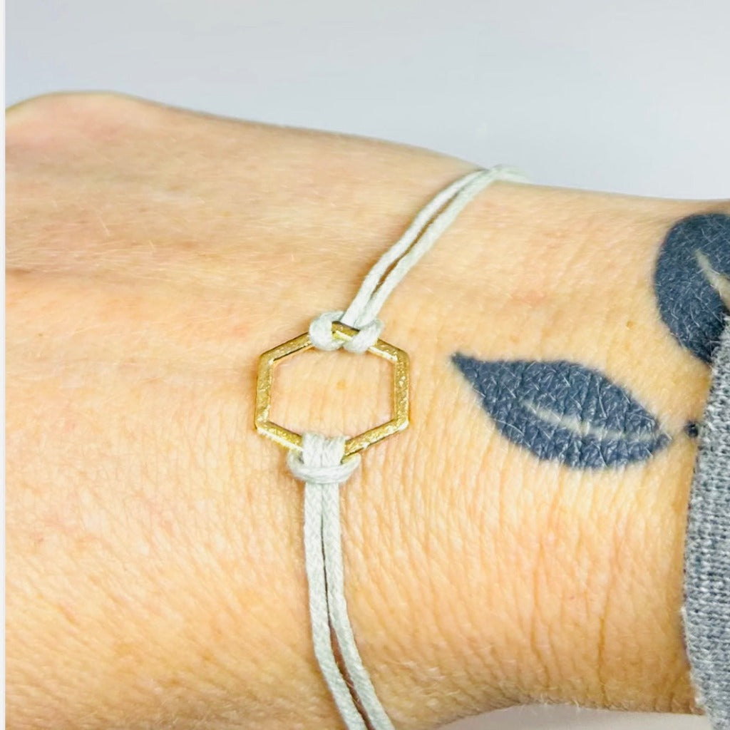Ava Gold Pendant Bracelet
