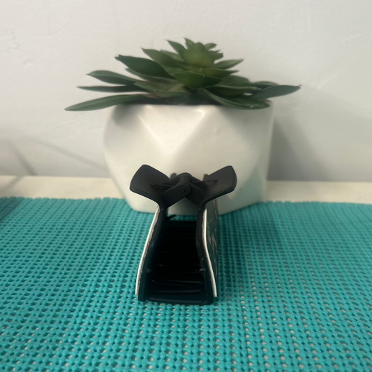 Black Highland Cow Hair Claw