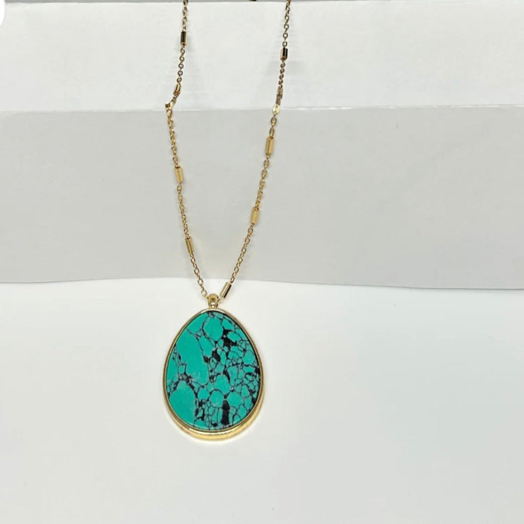Ariealla Green Pendant Pecklace