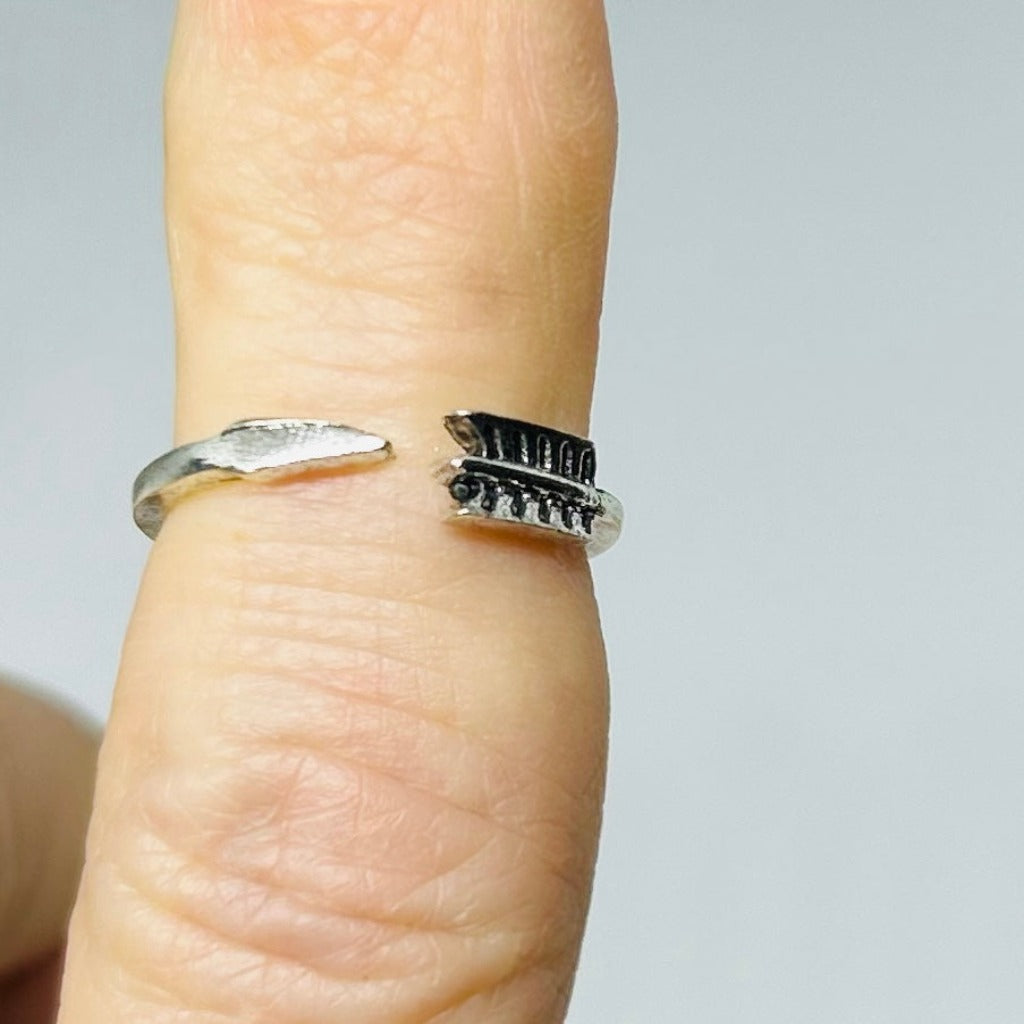 Sammy Arrow Ring