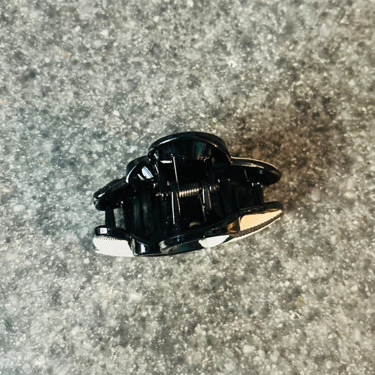 Twisted Heart Hair Claw