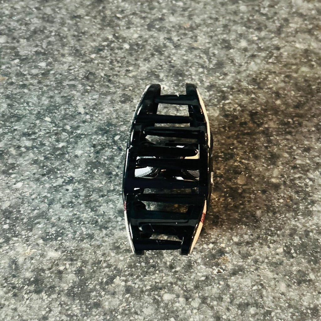 Twisted Heart Hair Claw