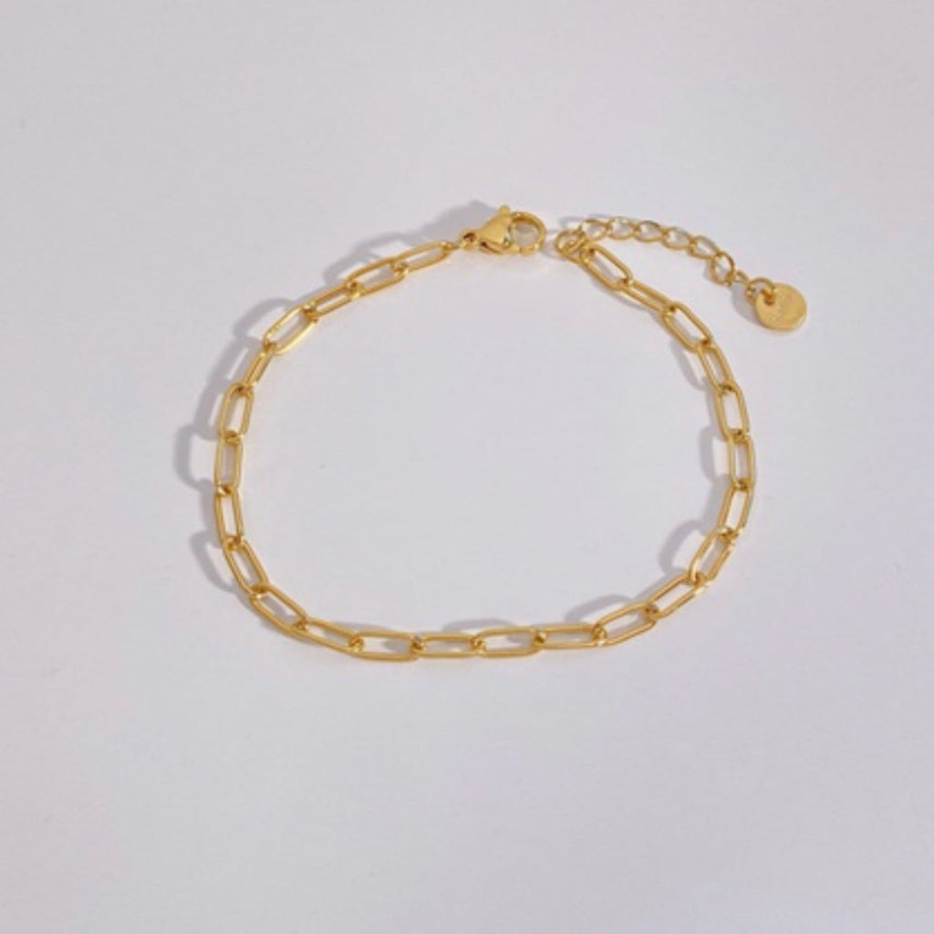 6/8” Gold Paperclip Bracelet