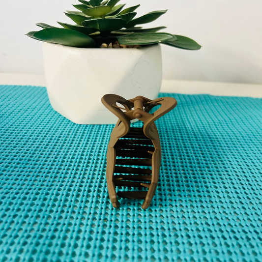 Twisted Hair Claw
