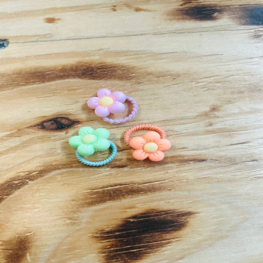 Sunny girls ponytail holder
